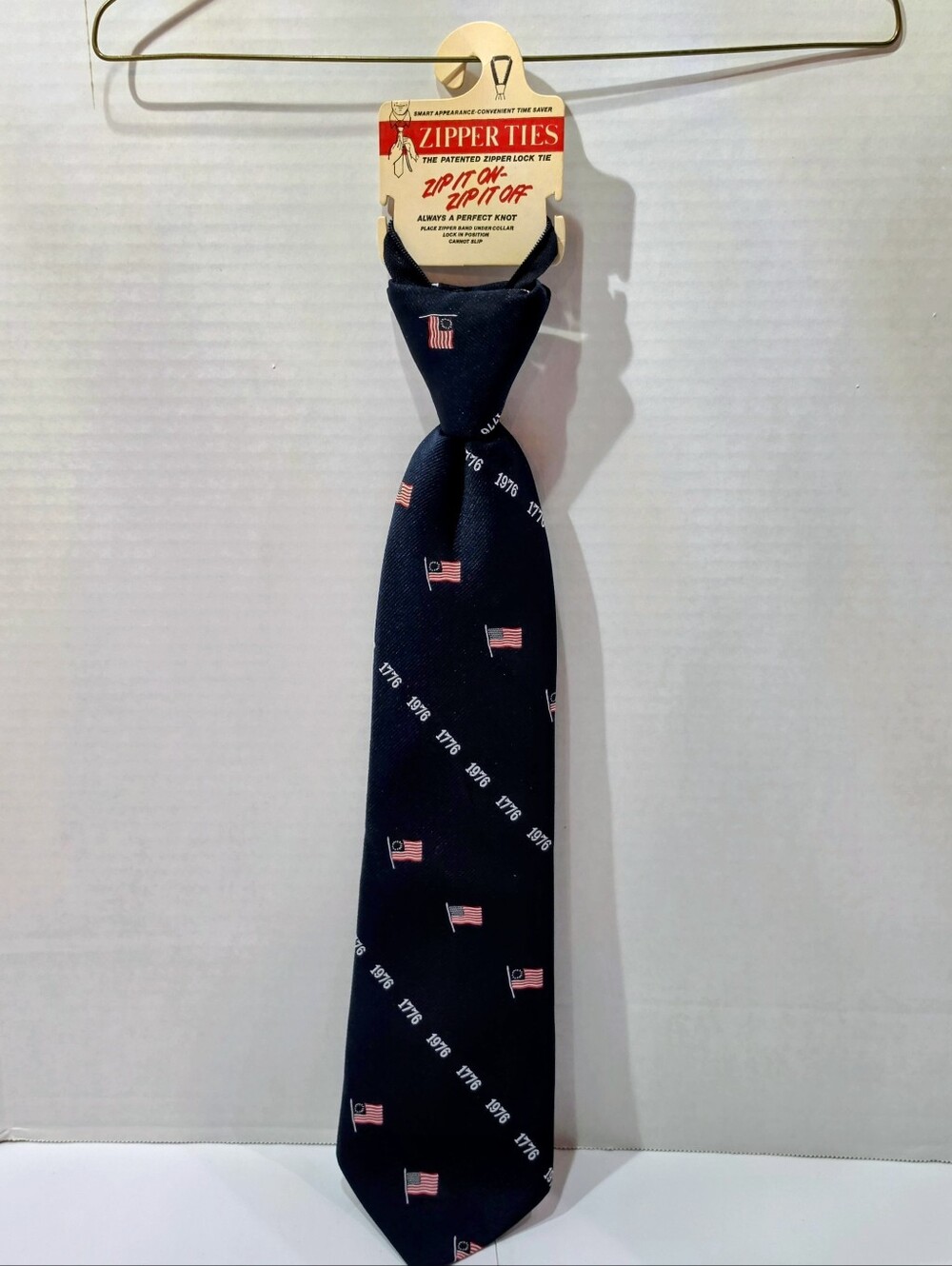 Vintage Zip-It American Flag Tie 1776-1976 New Old Stock on Original Hang Tag
